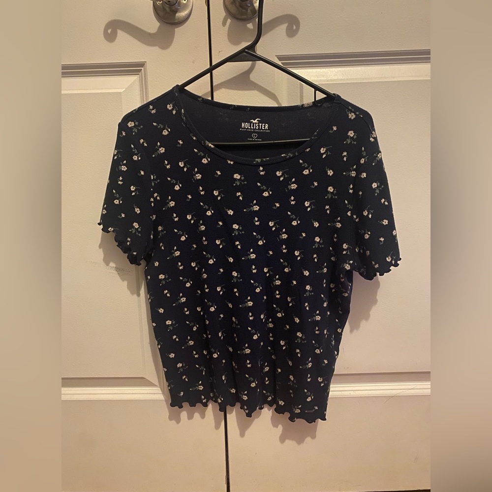 Hollister Tiny Tee